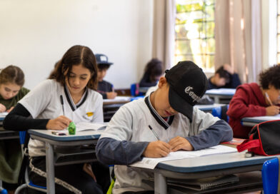 Mais de 1 milhão de alunos da rede pública participam da 1ª edição de 2025 da Prova Paraná