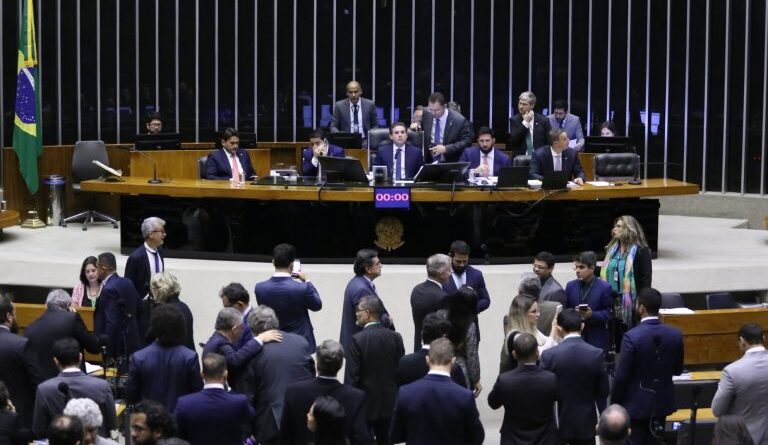 PL: Antifacção: Câmara aprova marco legal do combate ao crime organizado