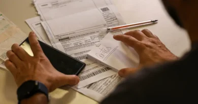 Salário mínimo de R$ 1.621 começa a ser pago nesta segunda