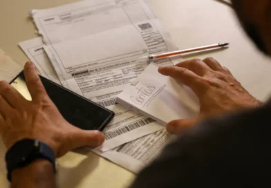 Salário mínimo de R$ 1.621 começa a ser pago nesta segunda