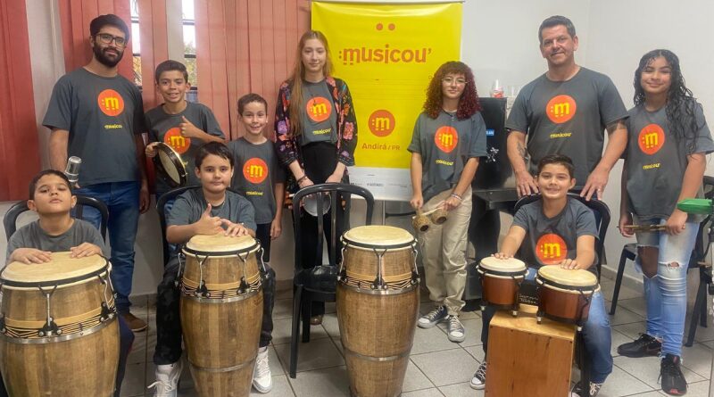 Entre violões, vozes e tambores: Musicou abre matrículas para aulas gratuitas de música em Andirá