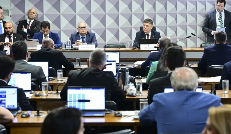 CPMI aprova pedidos de prisão e quebra de sigilos de servidores do INSS e de empresas