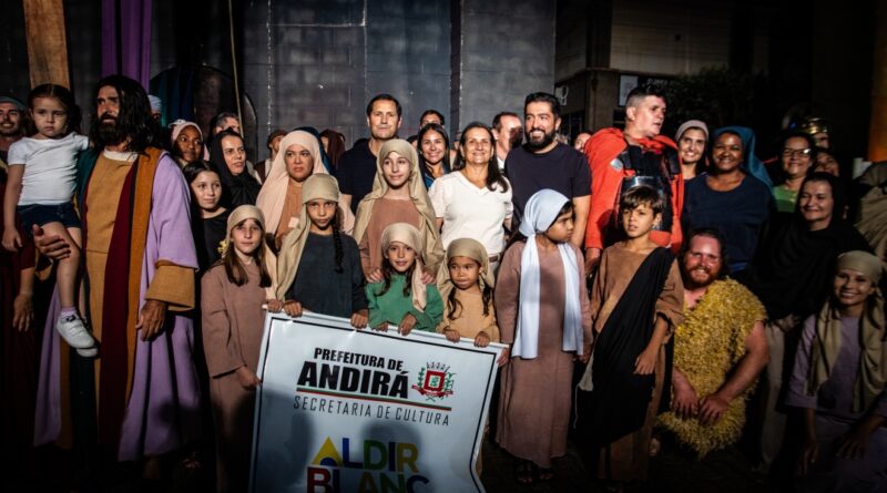 Andirá recebe emocionante encenação da Paixão de Cristo e reúne grande público na Praça Santana
