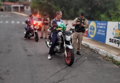 Polícia Militar realiza operação de trânsito com blitz e fiscalizações em Jacarezinho