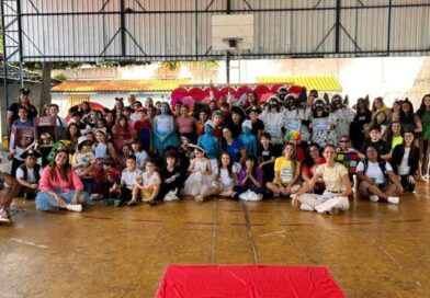 Desfile de Fantasia encanta comunidade escolar na Escola Ecel de Andirá