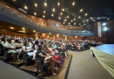 Diretoras eleitas para unidades de ensino municipais assumem cargo