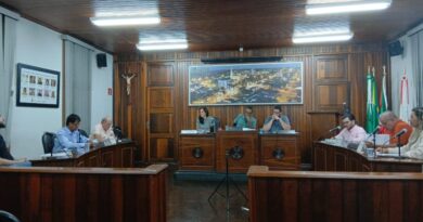 Câmara de Andirá analisa projetos de crédito e homenagens em sessão ordinária Câmara de Andirá analisa projetos de crédito e homenagens em sessão ordinária