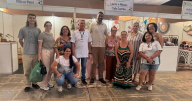 Artesãos de Jacarezinho participam do 8º Fórum Paranaense de Turismo Religioso Artesãos de Jacarezinho participam do 8º Fórum Paranaense de Turismo Religioso