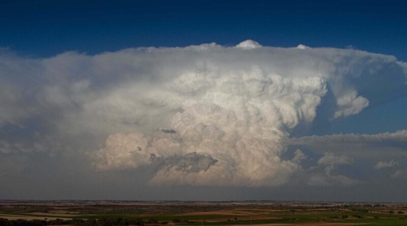 De olho no céu: Simepar explica os tipos de nuvens que apresentam riscos de tempestades