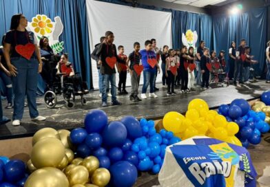 3º Encontro da Família da APAE de Andirá reúne alunos, familiares e equipe em noite de celebração