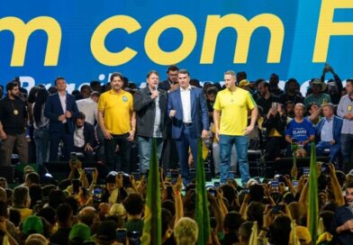 PL oficializa Flávio Bolsonaro como candidato à Presidência da República