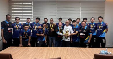 Jacarezinho é campeão invicto no vôlei masculino e conquista destaque nos Jogos da Juventude do Paraná Jacarezinho é campeão invicto no vôlei masculino e conquista destaque nos Jogos da Juventude do Paraná