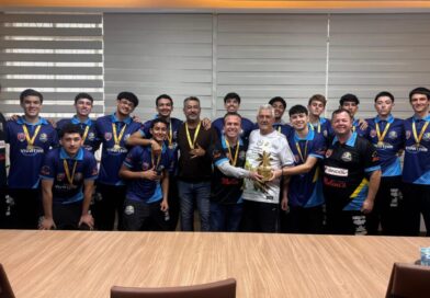 Jacarezinho é campeão invicto no vôlei masculino e conquista destaque nos Jogos da Juventude do Paraná