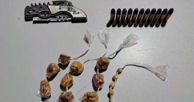 POLÍCIA MILITAR APREENDE MUNIÇÕES E CRACK EM RESIDÊNCIA NO MUNICÍPIO DE JACAREZINHO POLÍCIA MILITAR APREENDE MUNIÇÕES E CRACK EM RESIDÊNCIA NO MUNICÍPIO DE JACAREZINHO