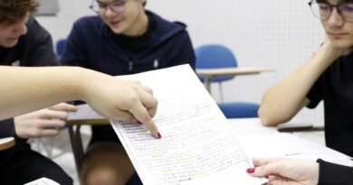 Encceja 2026: alunos já podem consultar cartilha de redação