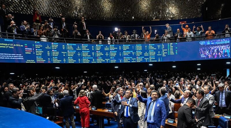 Senado aprova fim da escala 6×1