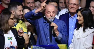 Lula é reeleito presidente após disputa acirrada com Flávio Bolsonaro